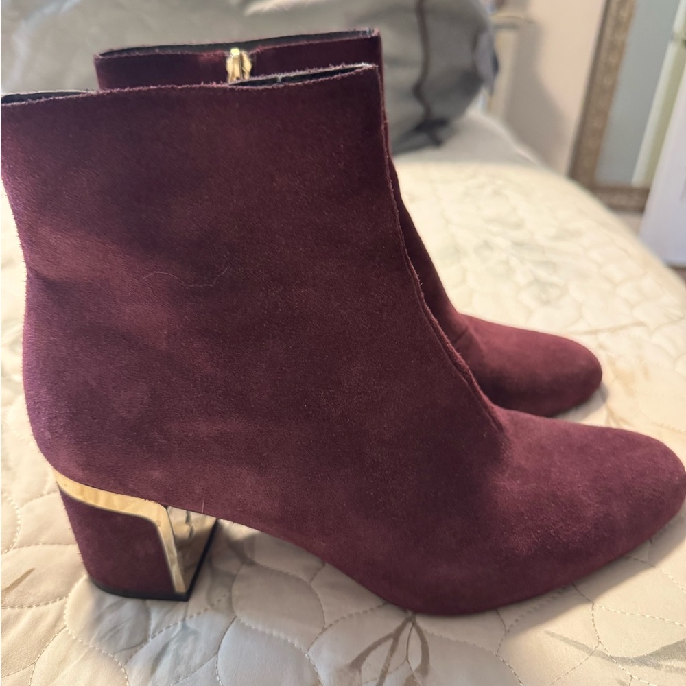 Dkny burgundy suede Heeled Boots with gold details